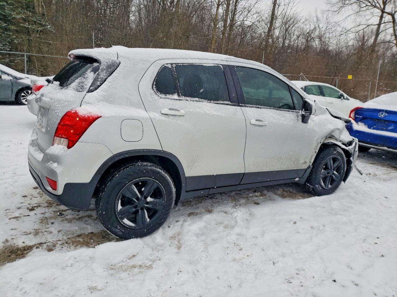 2020 CHEVROLET TRAX LS photo 3