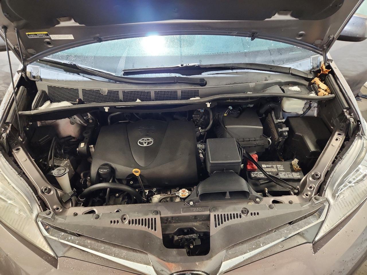 2020 TOYOTA SIENNA XLE photo 12