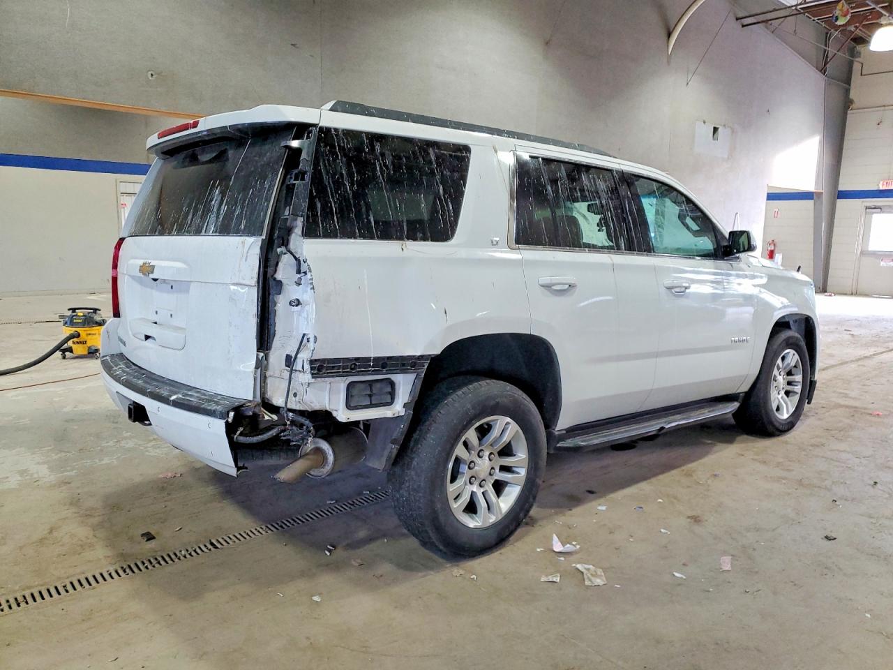 2015 CHEVROLET TAHOE K1500 LT photo 3
