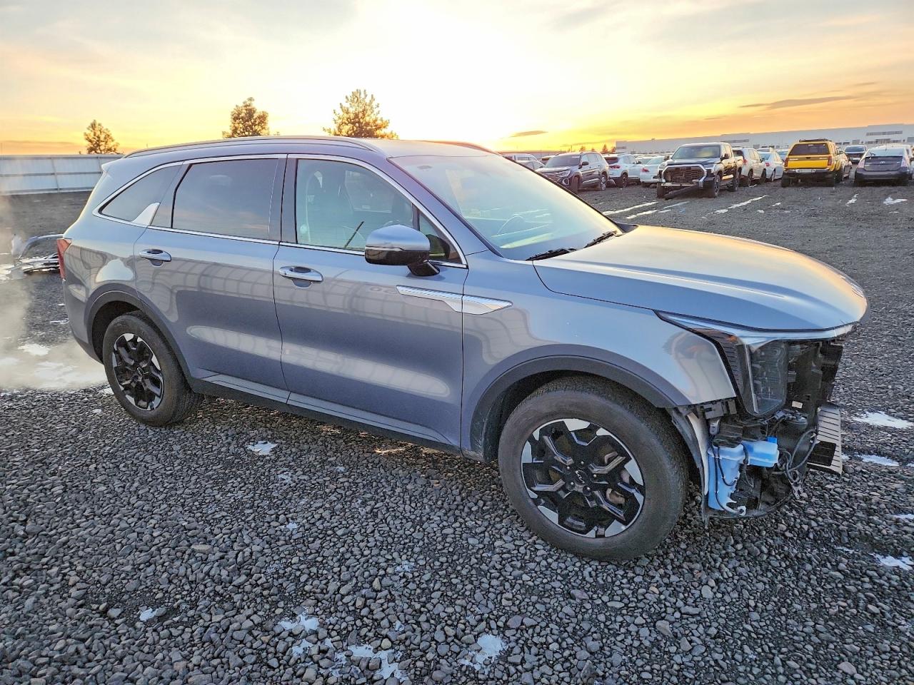 2024 KIA SORENTO S photo 4