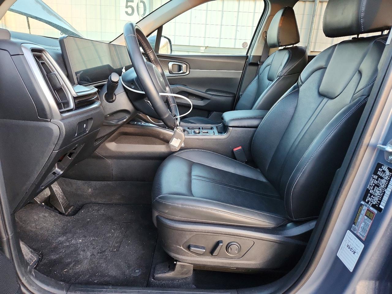 2024 KIA SORENTO S photo 7