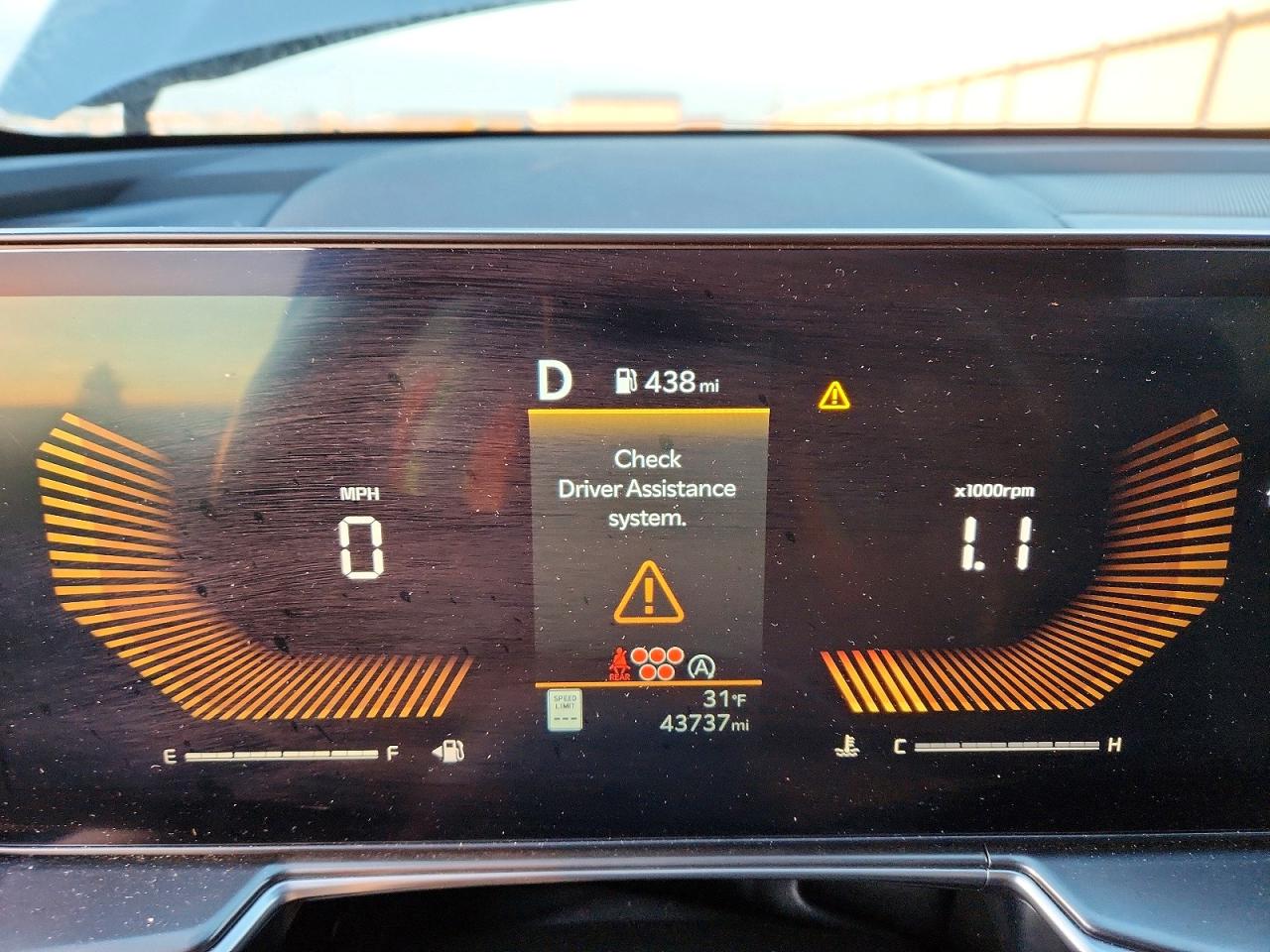 2024 KIA SORENTO S photo 9