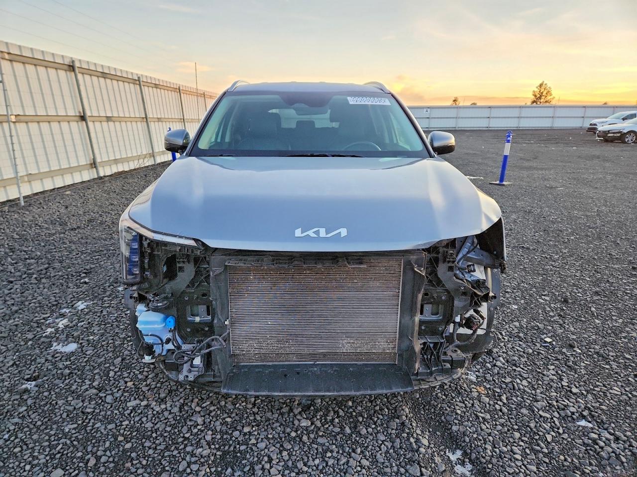 2024 KIA SORENTO S photo 5