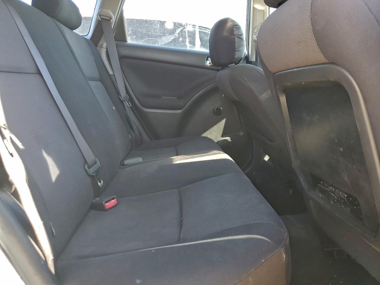 2004 TOYOTA COROLLA MATRIX XR photo 10
