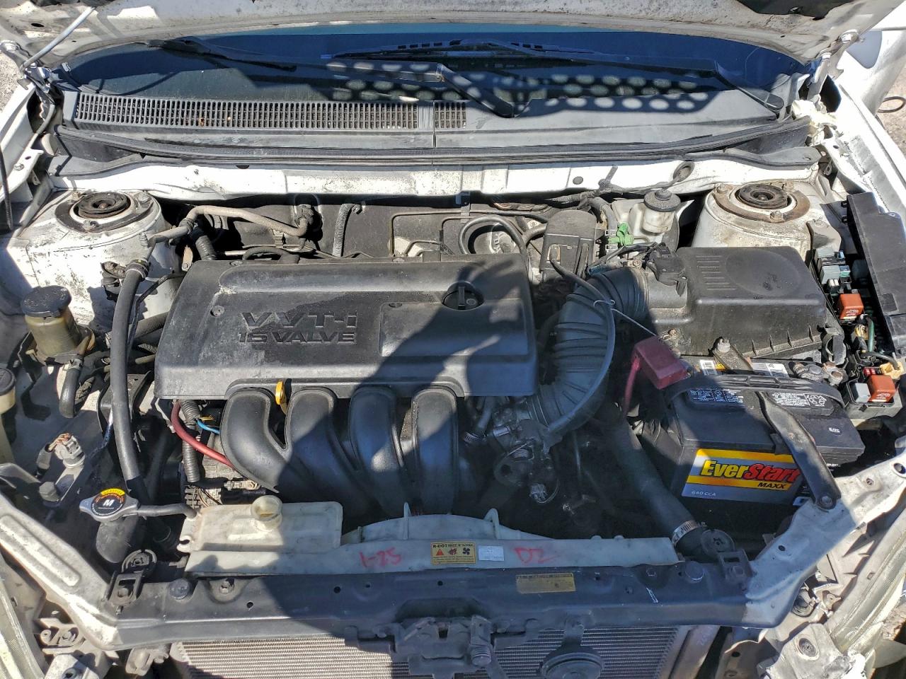 2004 TOYOTA COROLLA MATRIX XR photo 11