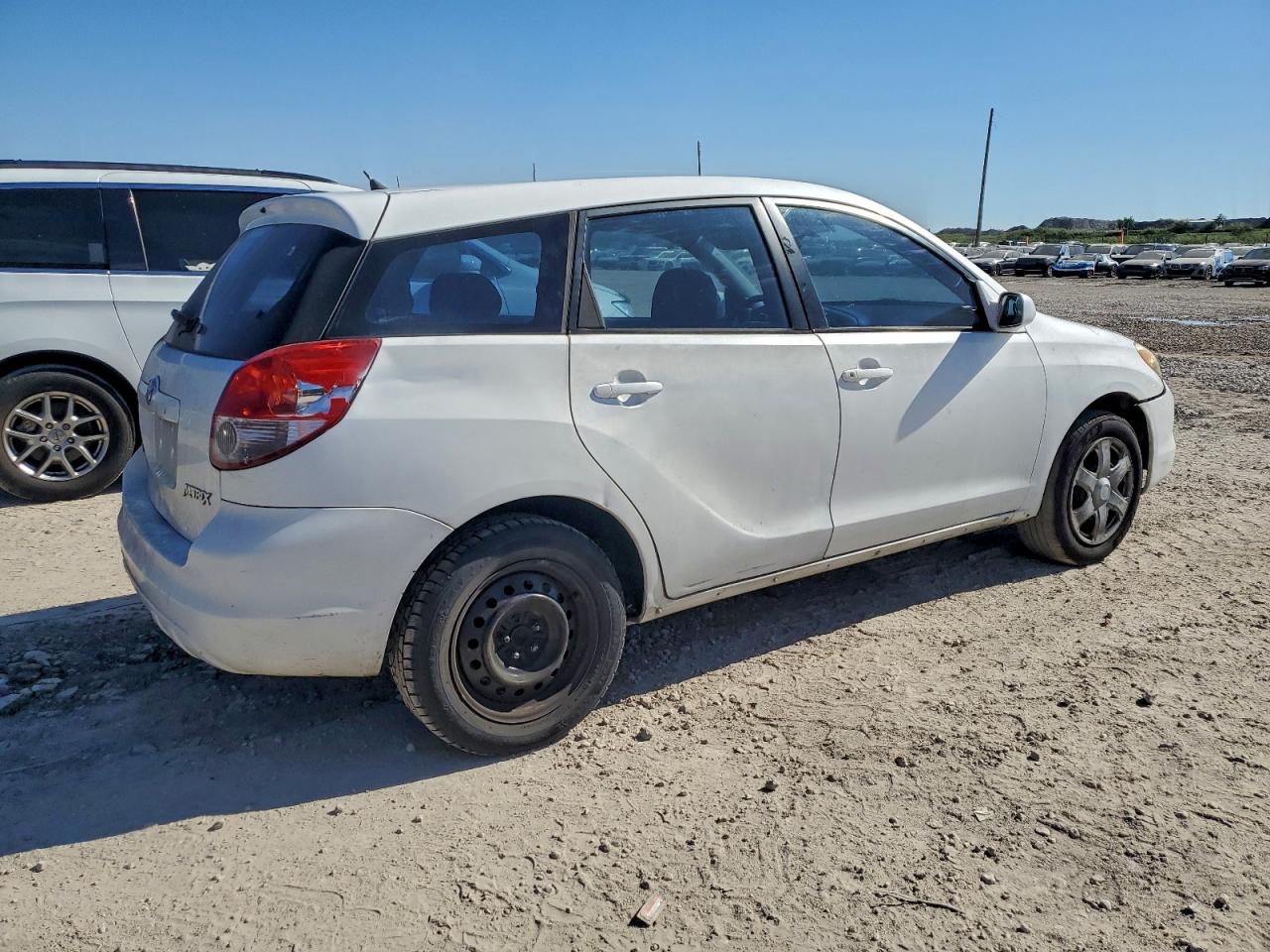 2004 TOYOTA COROLLA MATRIX XR photo 3
