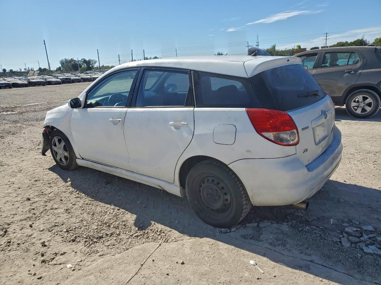 2004 TOYOTA COROLLA MATRIX XR photo 2
