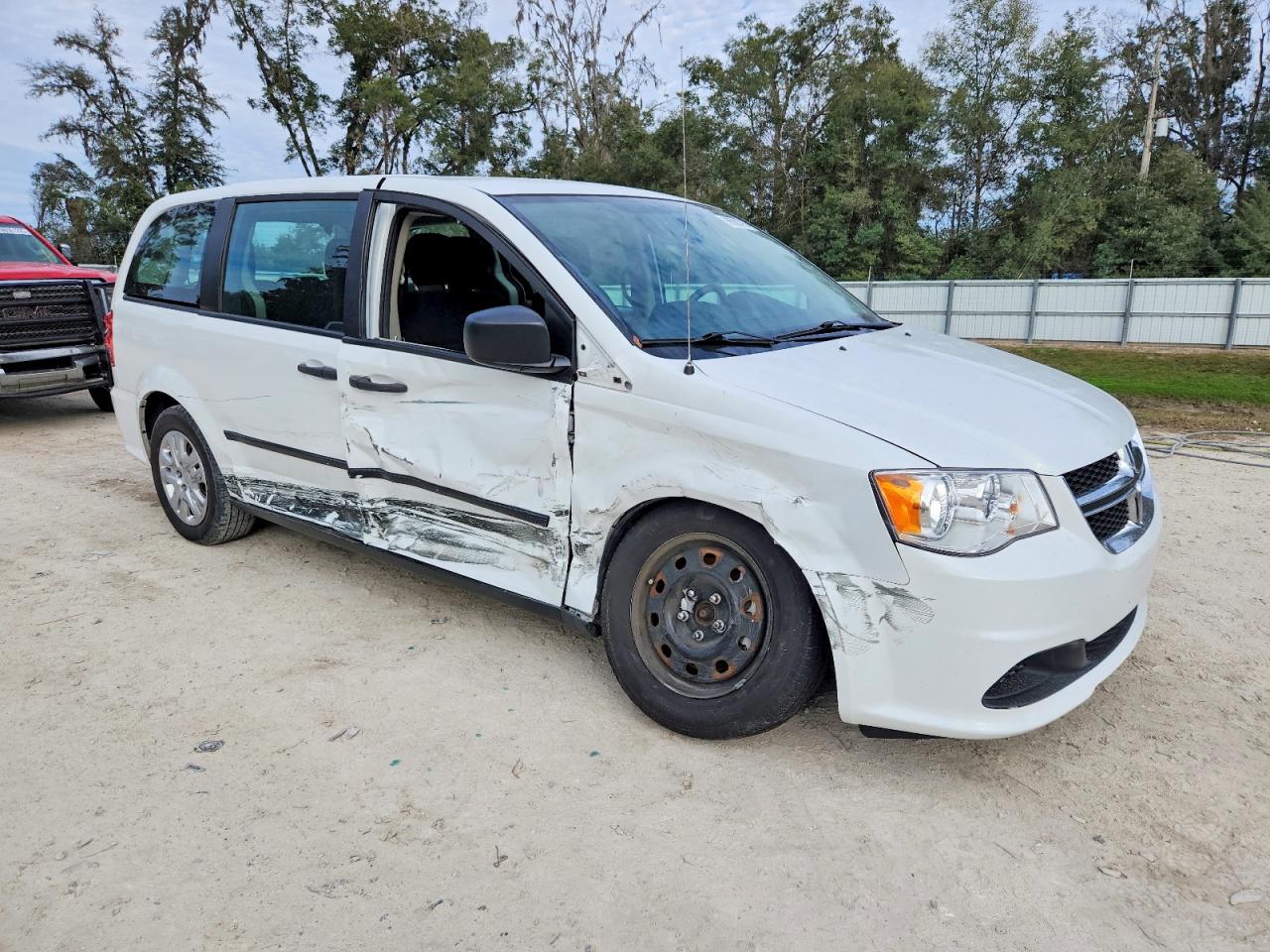 2015 DODGE GRAND CARAVAN SE photo 4