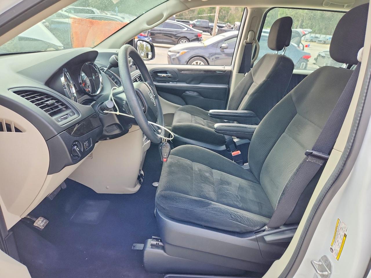 2015 DODGE GRAND CARAVAN SE photo 7