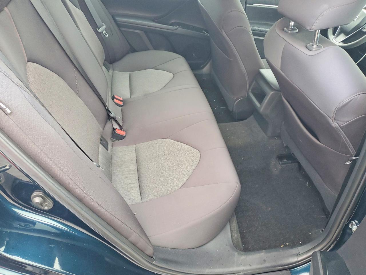 2020 TOYOTA CAMRY LE photo 10