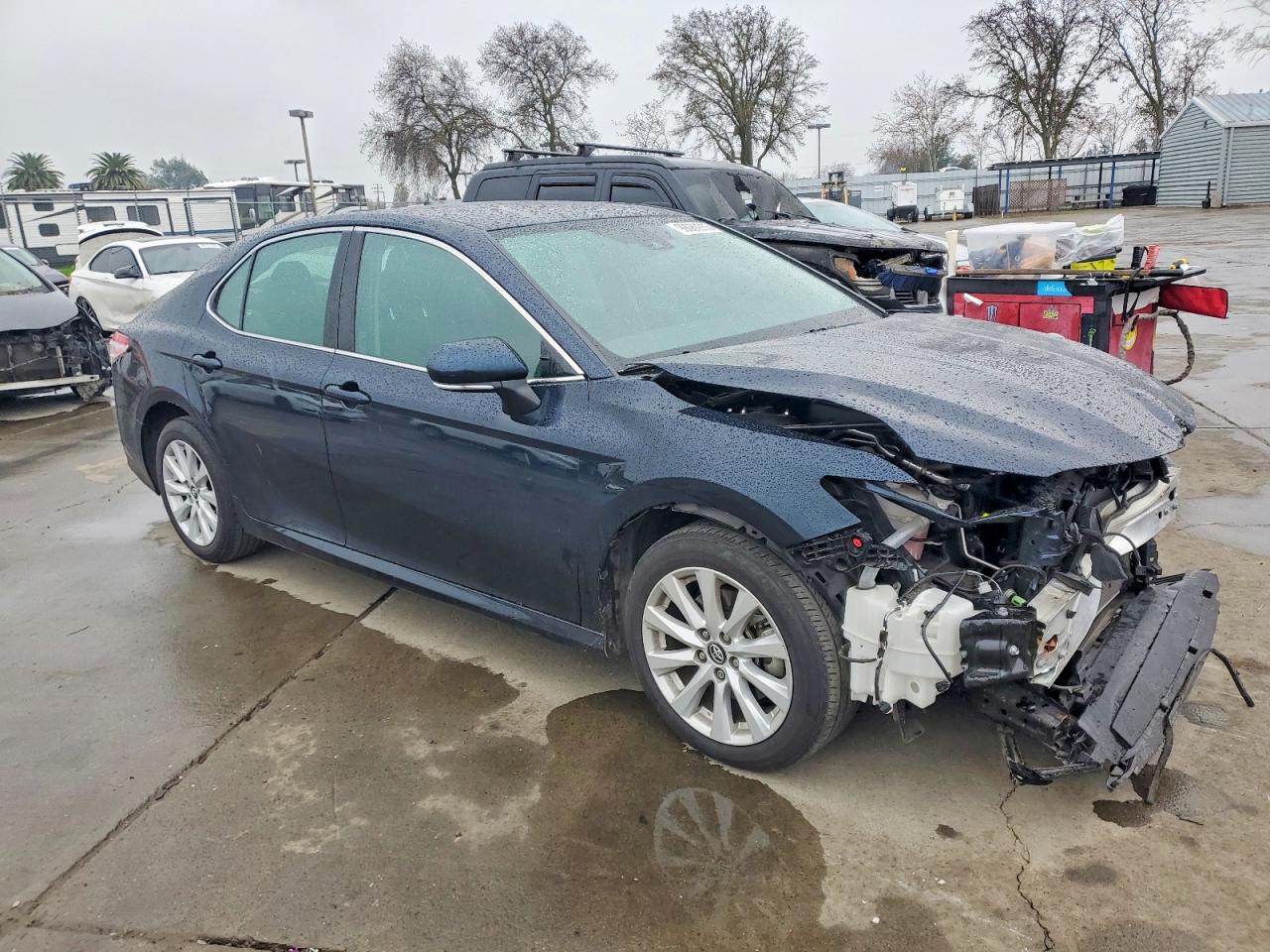 2020 TOYOTA CAMRY LE photo 4
