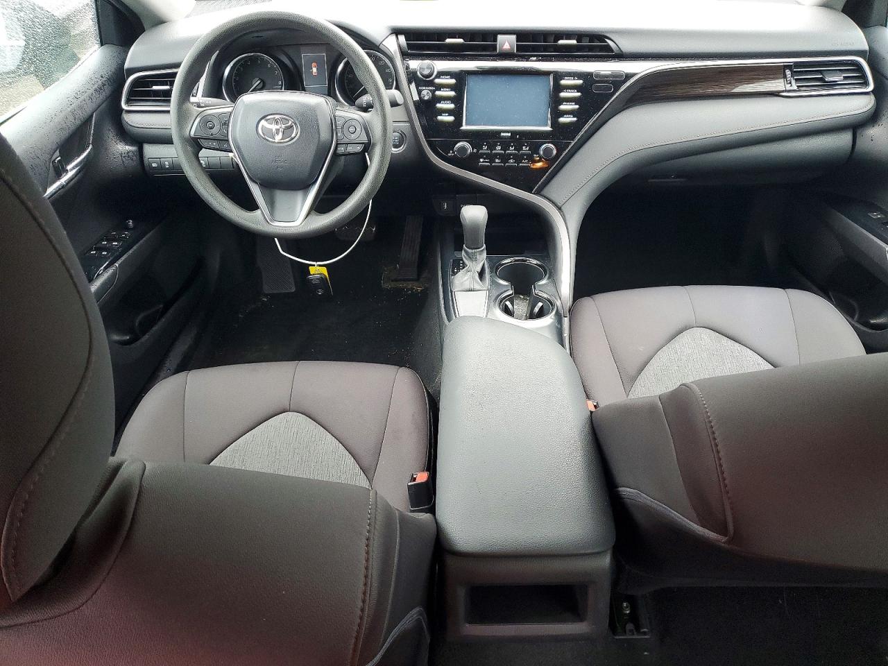 2020 TOYOTA CAMRY LE photo 8