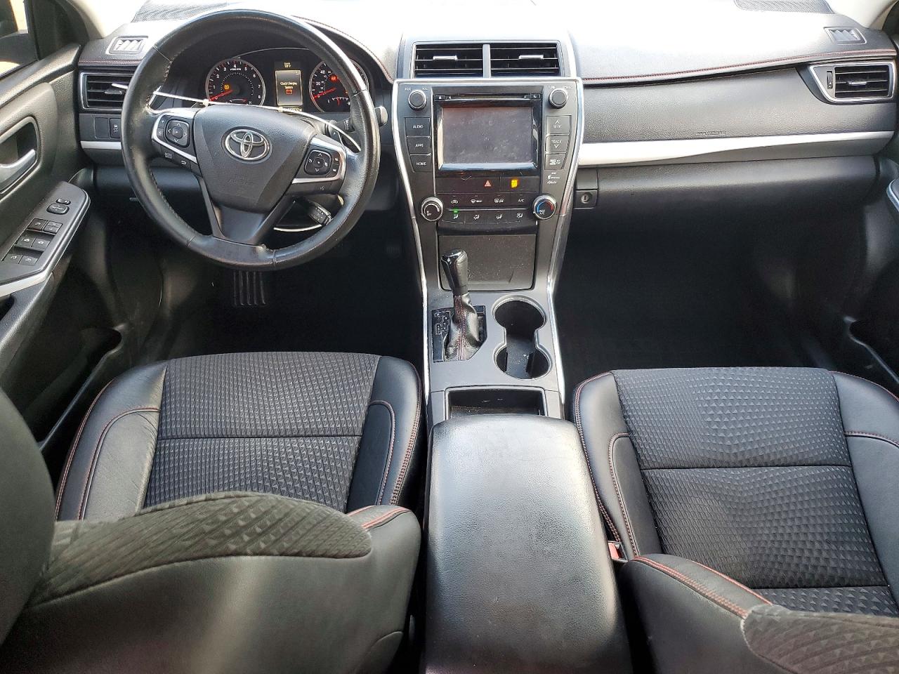 2015 TOYOTA CAMRY LE photo 8