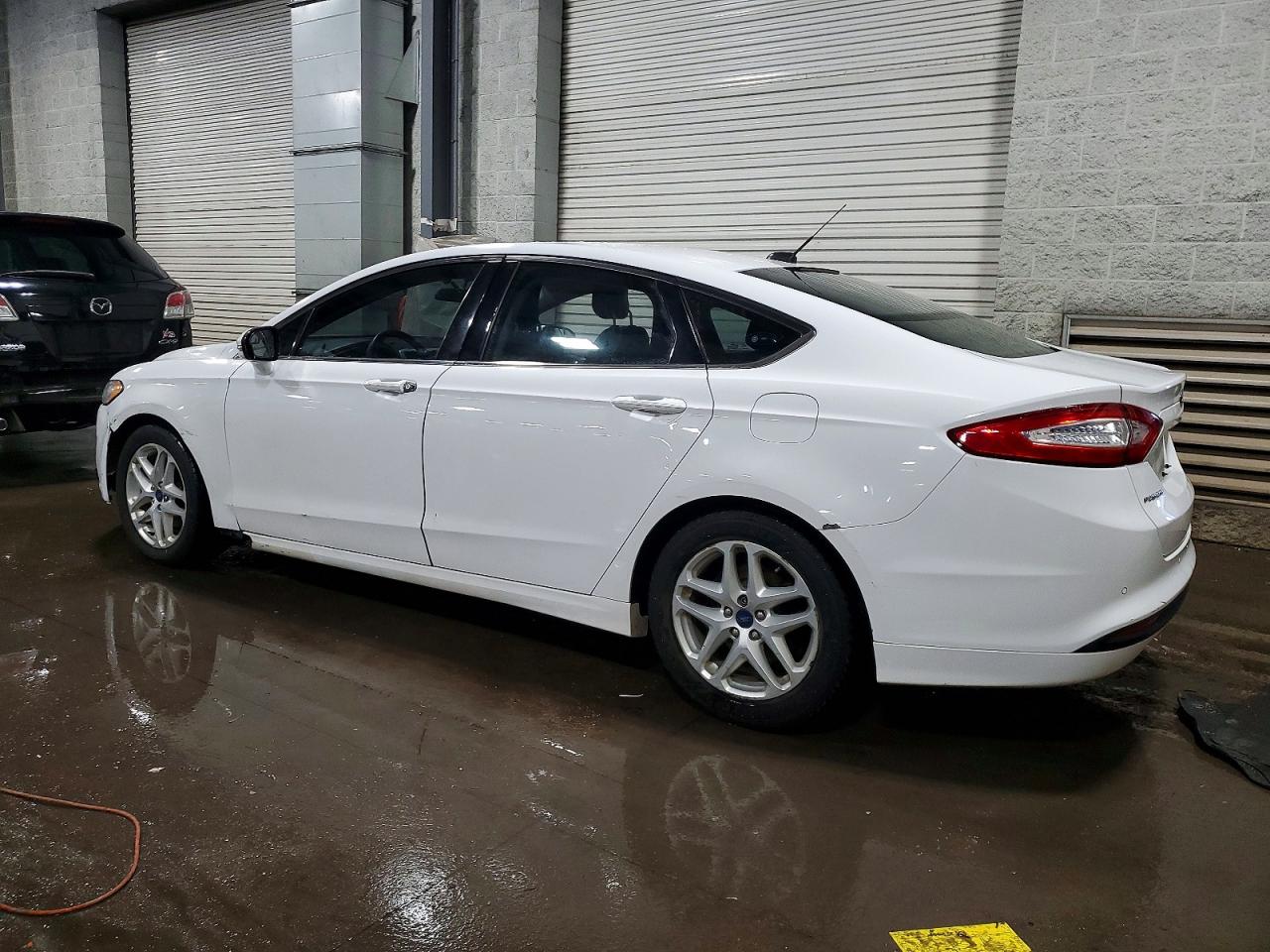 2015 FORD FUSION SE photo 2