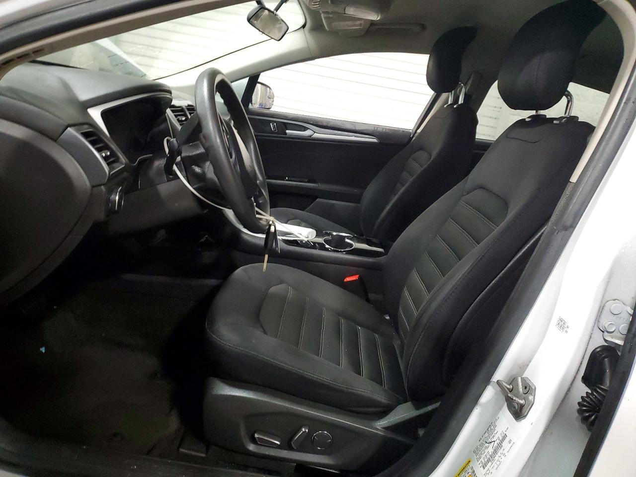 2015 FORD FUSION SE photo 7
