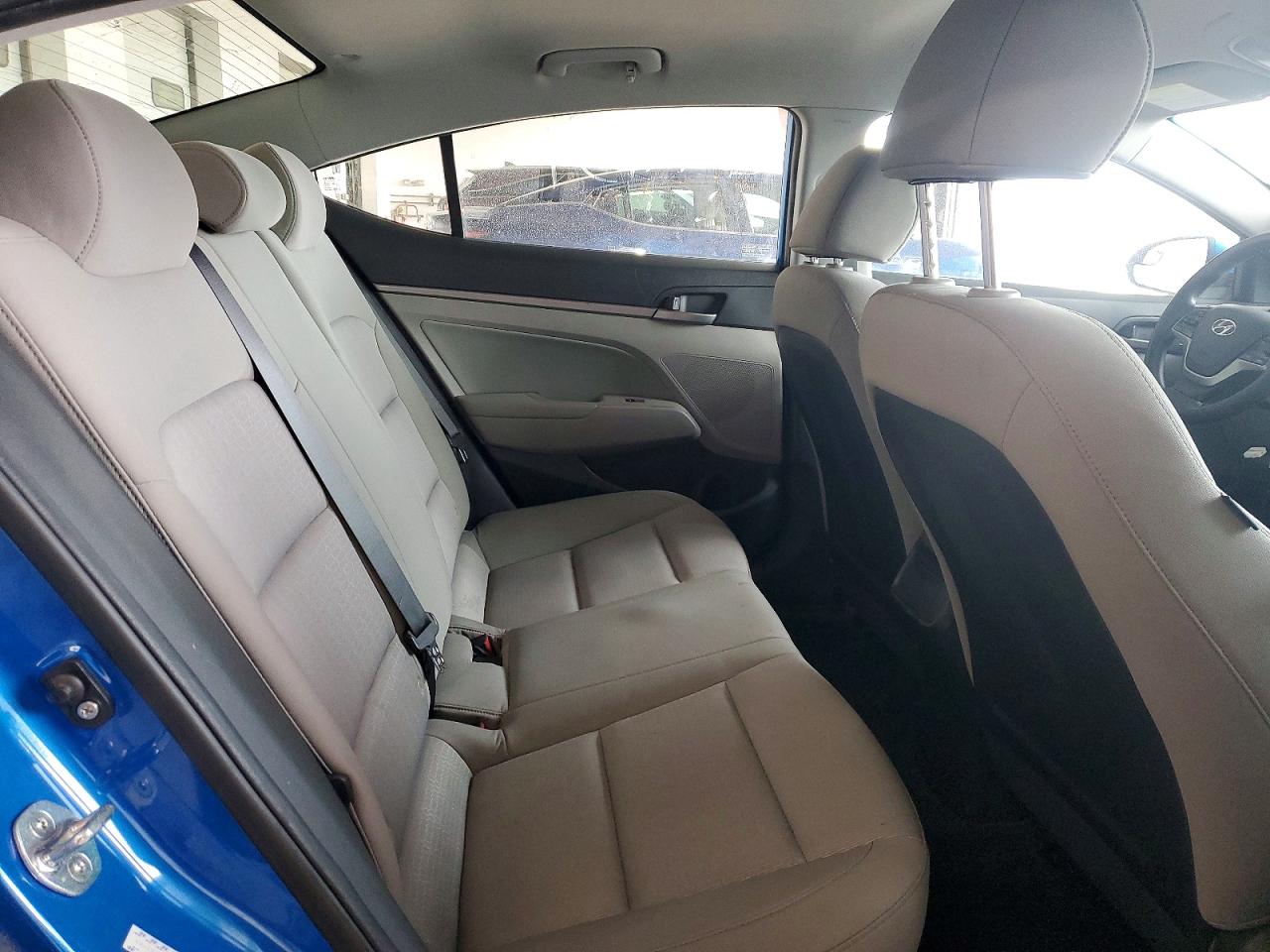 2017 HYUNDAI ELANTRA SE photo 10