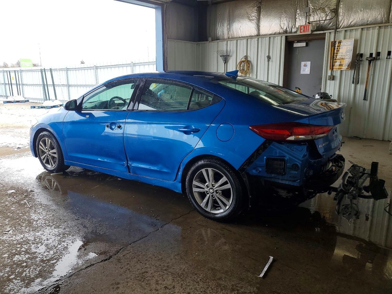 2017 HYUNDAI ELANTRA SE photo 2