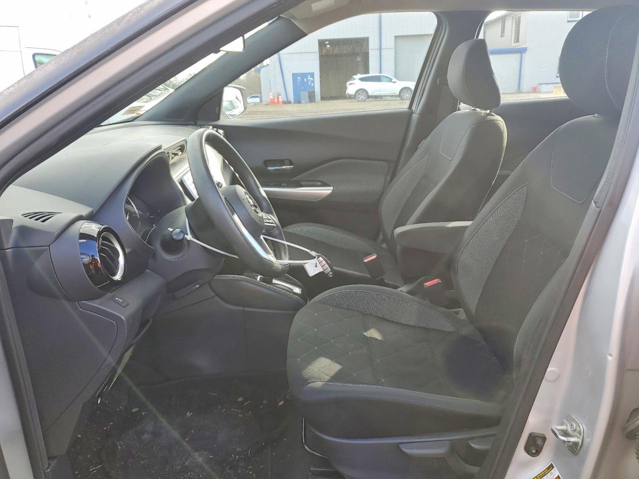 2019 NISSAN KICKS S photo 7