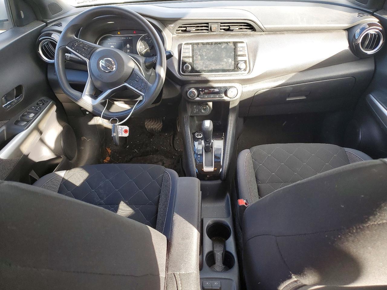 2019 NISSAN KICKS S photo 8