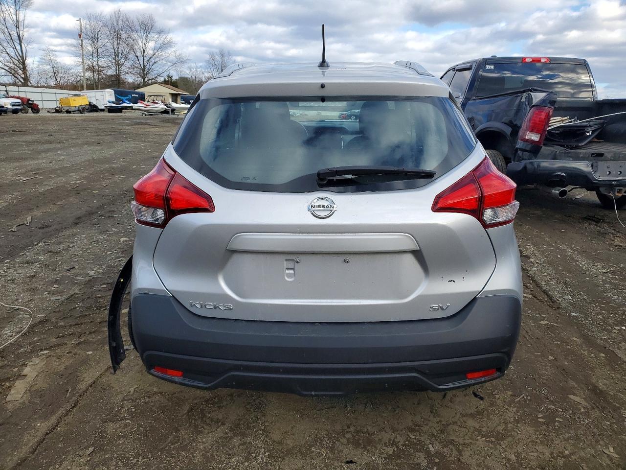 2019 NISSAN KICKS S photo 6