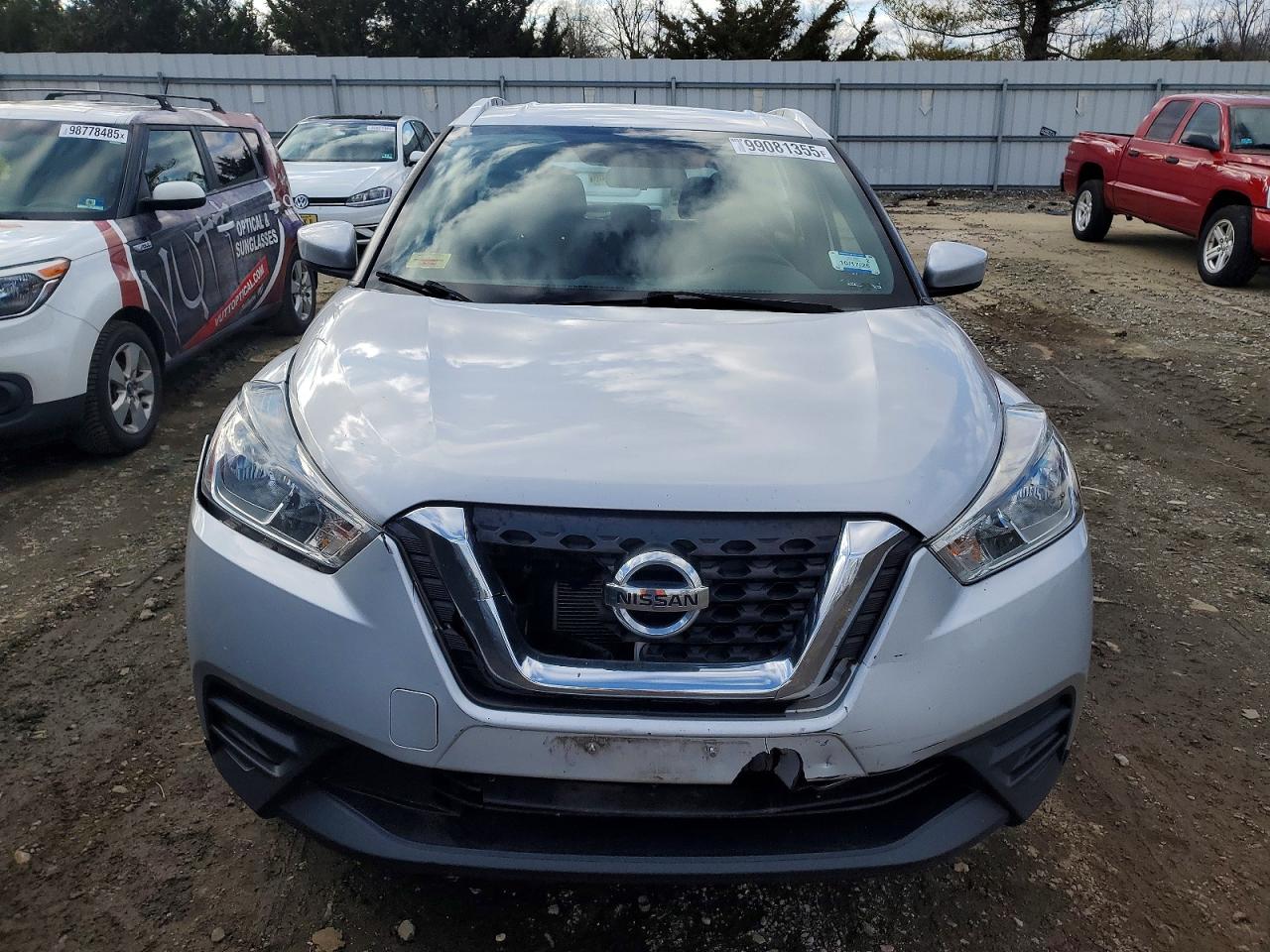 2019 NISSAN KICKS S photo 5