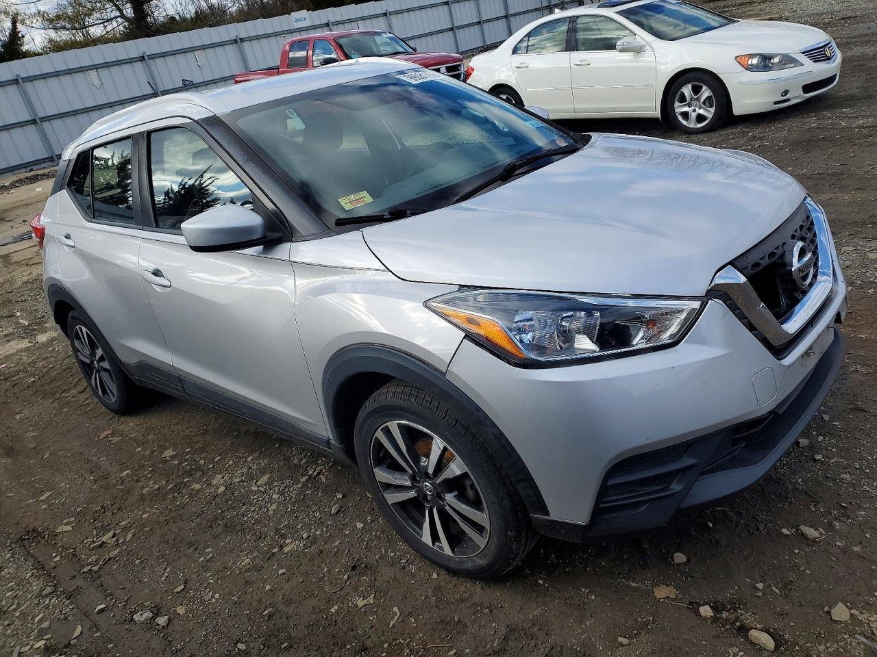 2019 NISSAN KICKS S photo 4