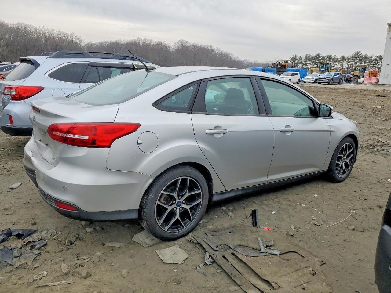 2018 FORD FOCUS SEL photo 3