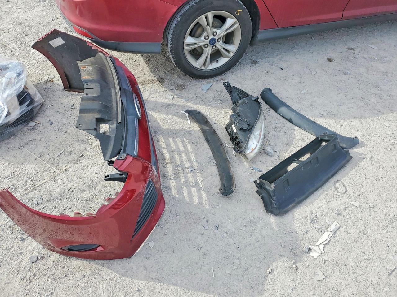 2014 FORD FOCUS SE photo 12