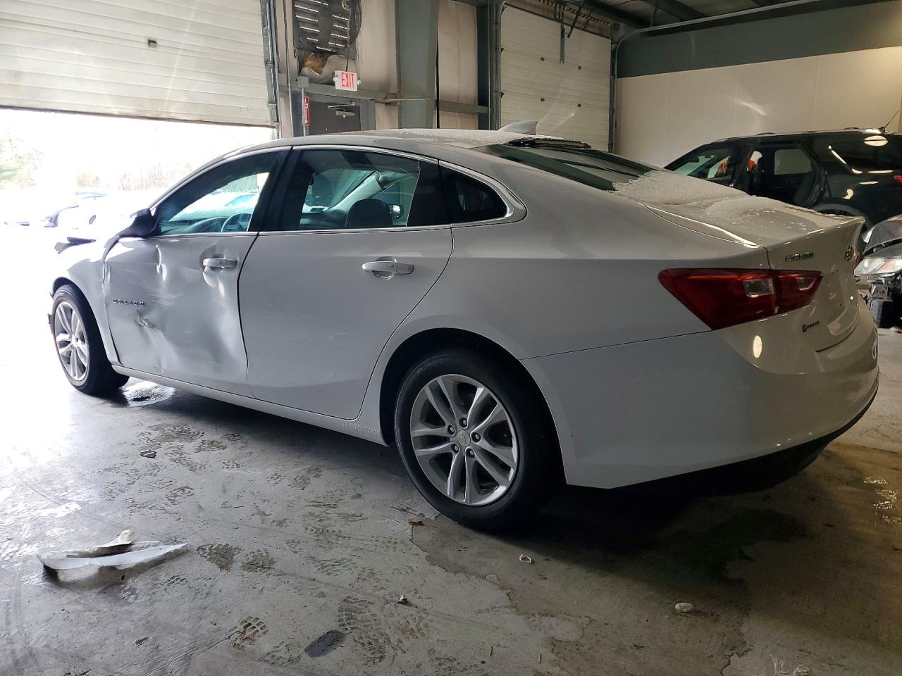 2018 CHEVROLET MALIBU LT photo 3