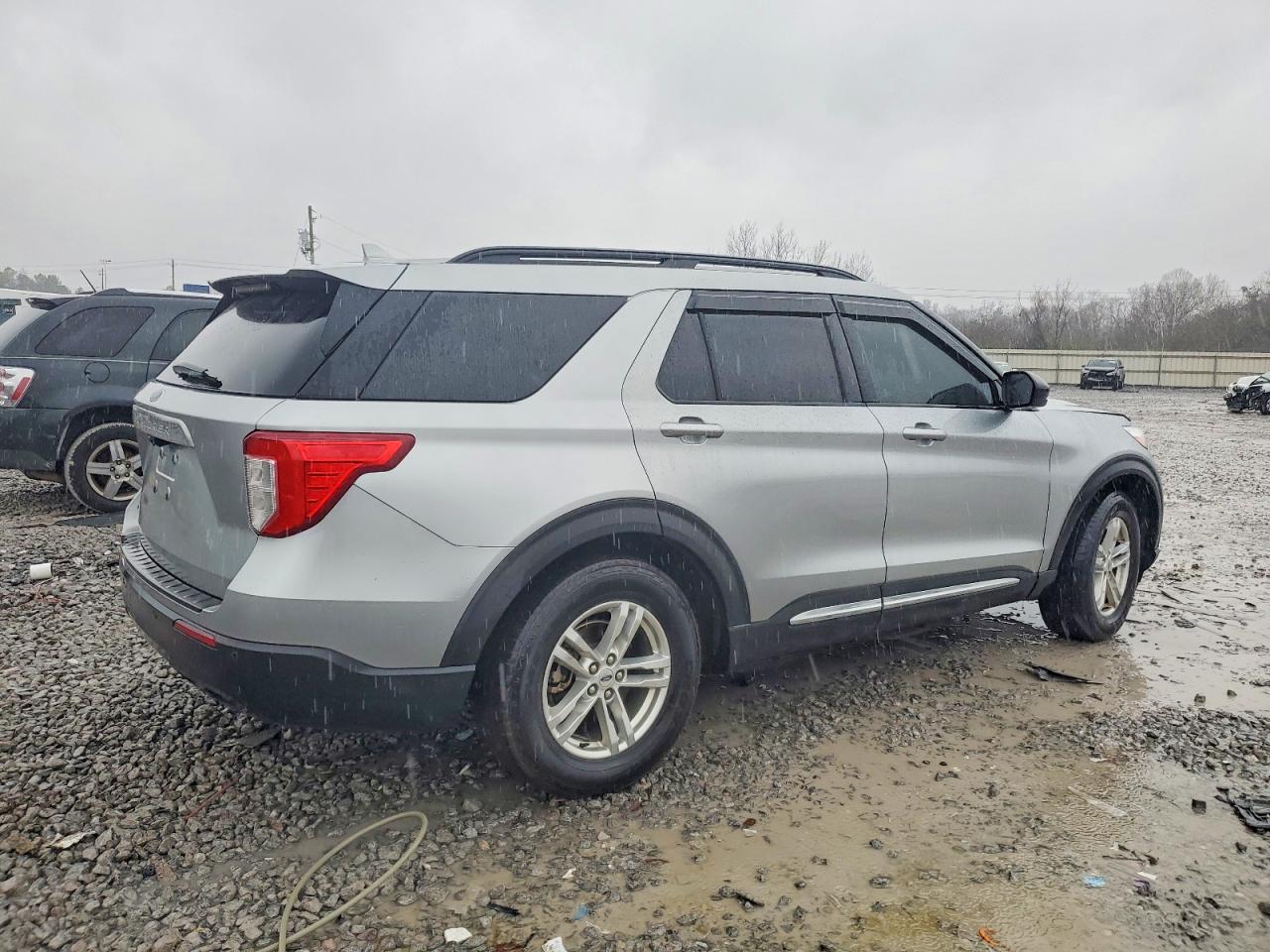 2020 FORD EXPLORER XLT photo 3