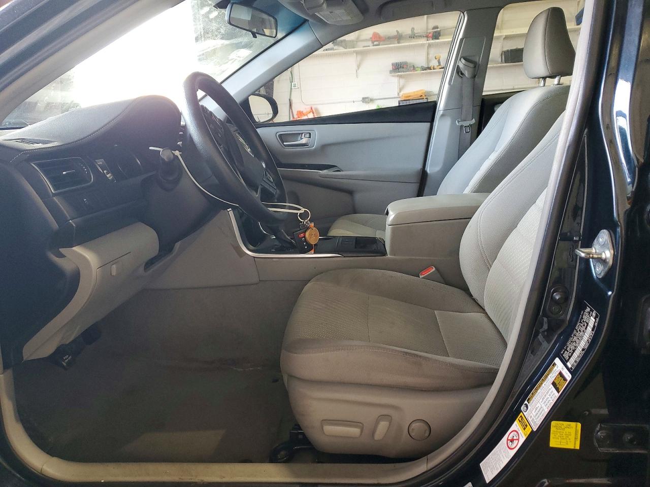 2015 TOYOTA CAMRY HYBRID photo 13