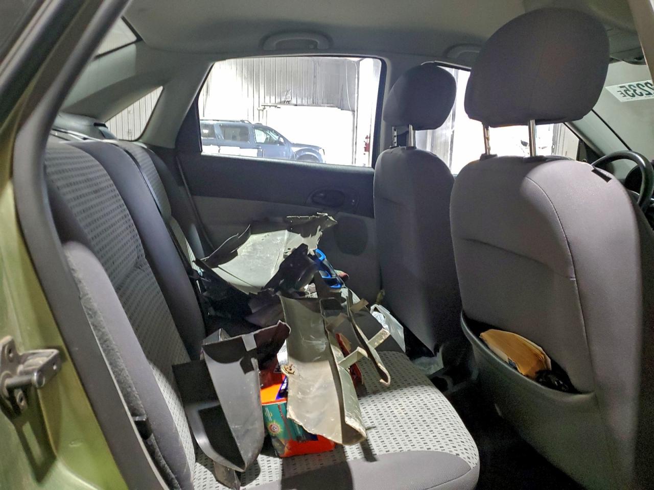 2007 FORD FOCUS ZX4 photo 10