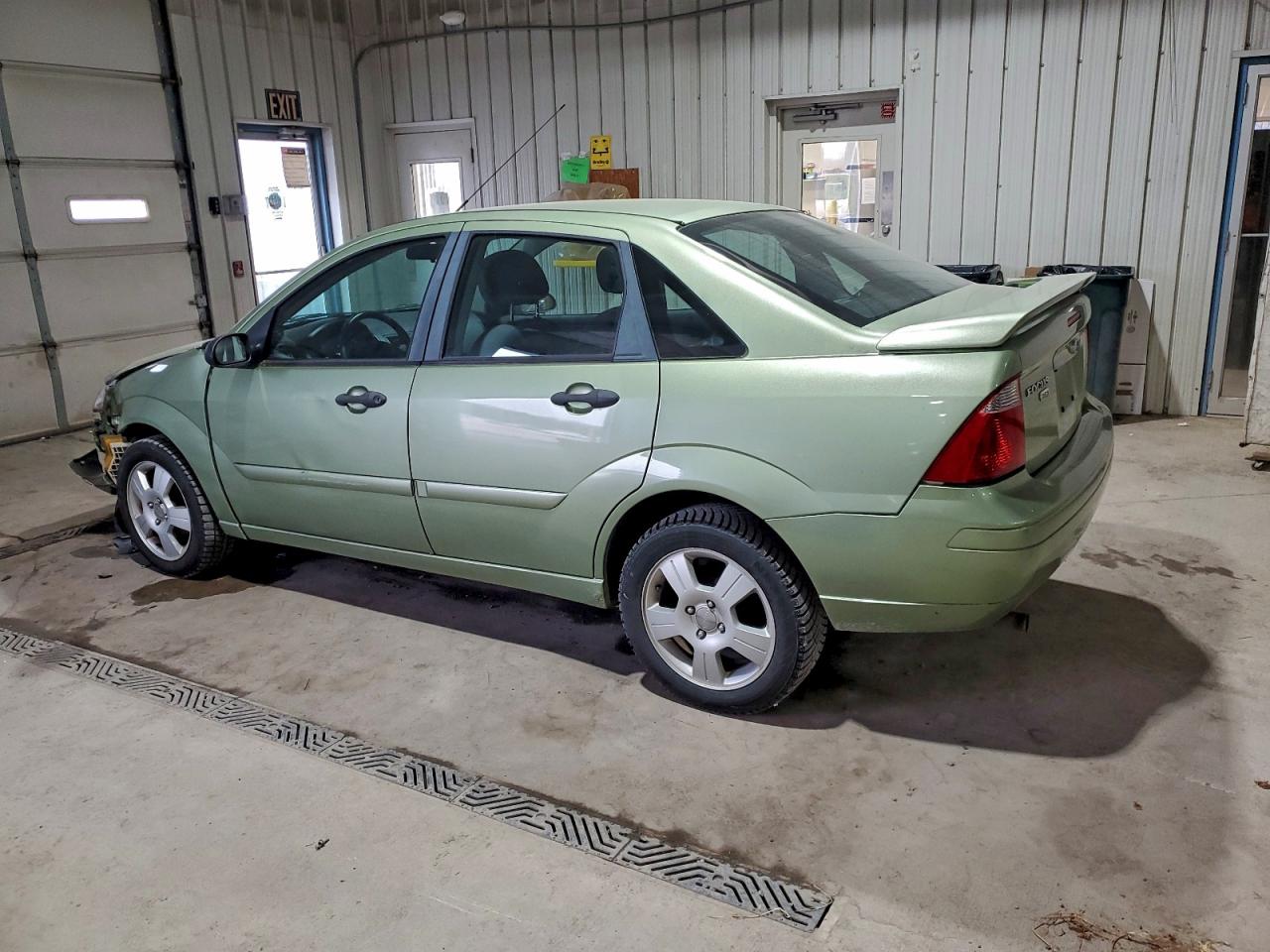 2007 FORD FOCUS ZX4 photo 2