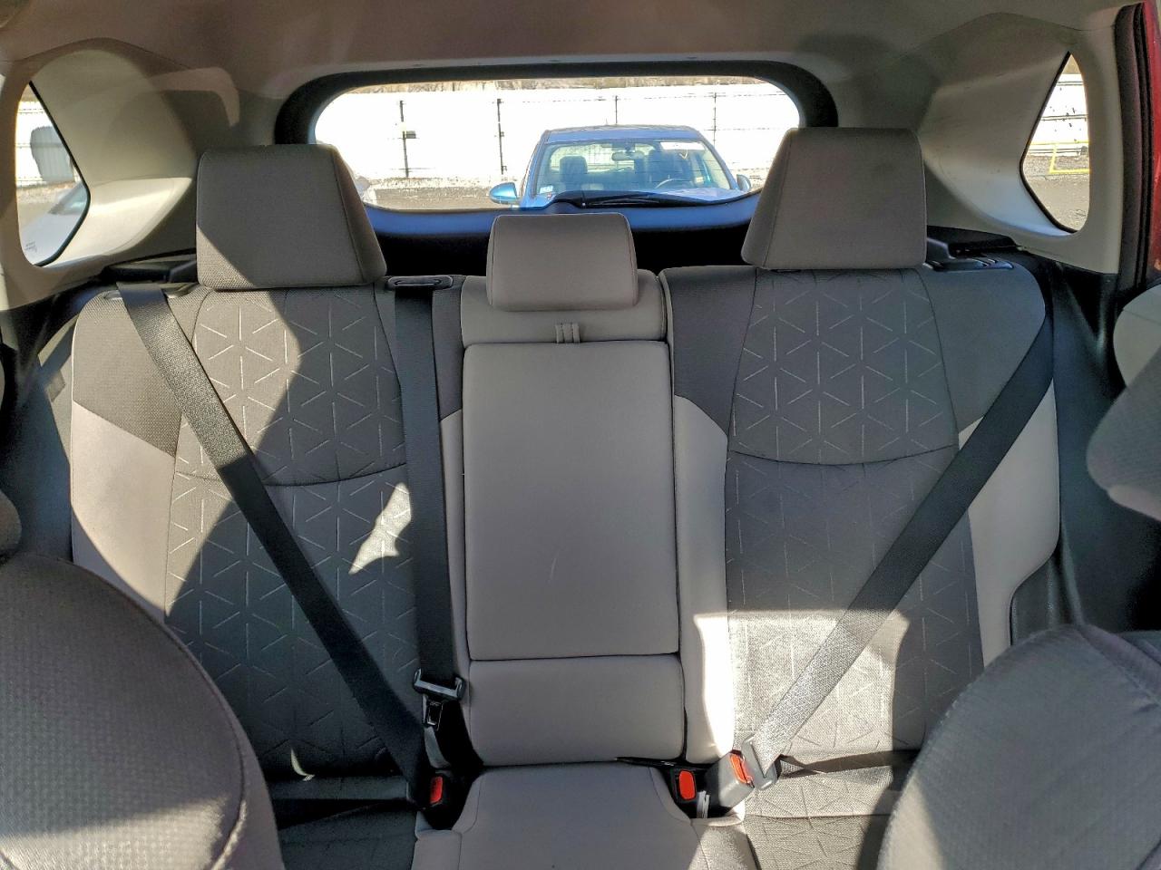 2021 TOYOTA RAV4 XLE photo 10