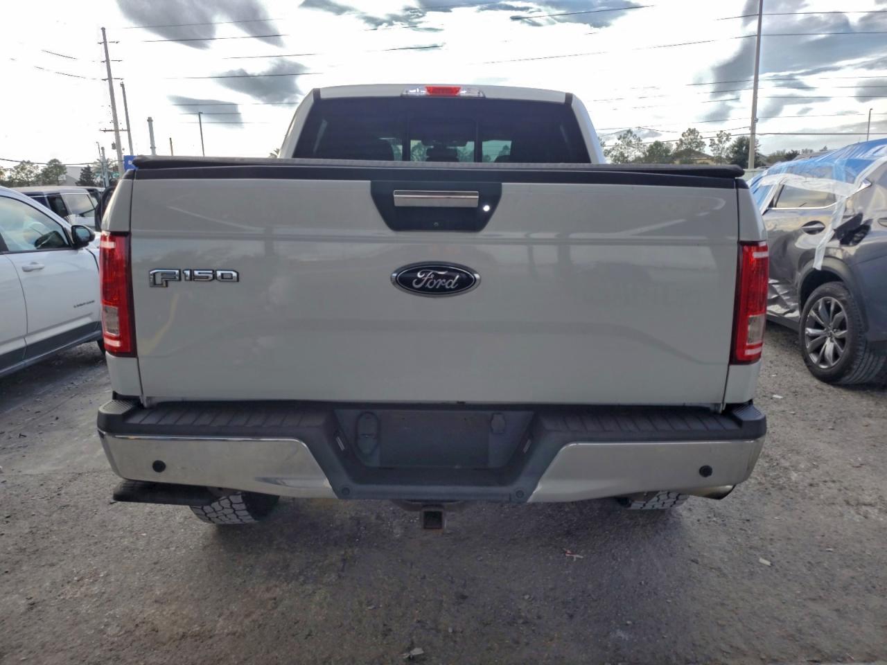 2017 FORD F150 SUPERCREW photo 11