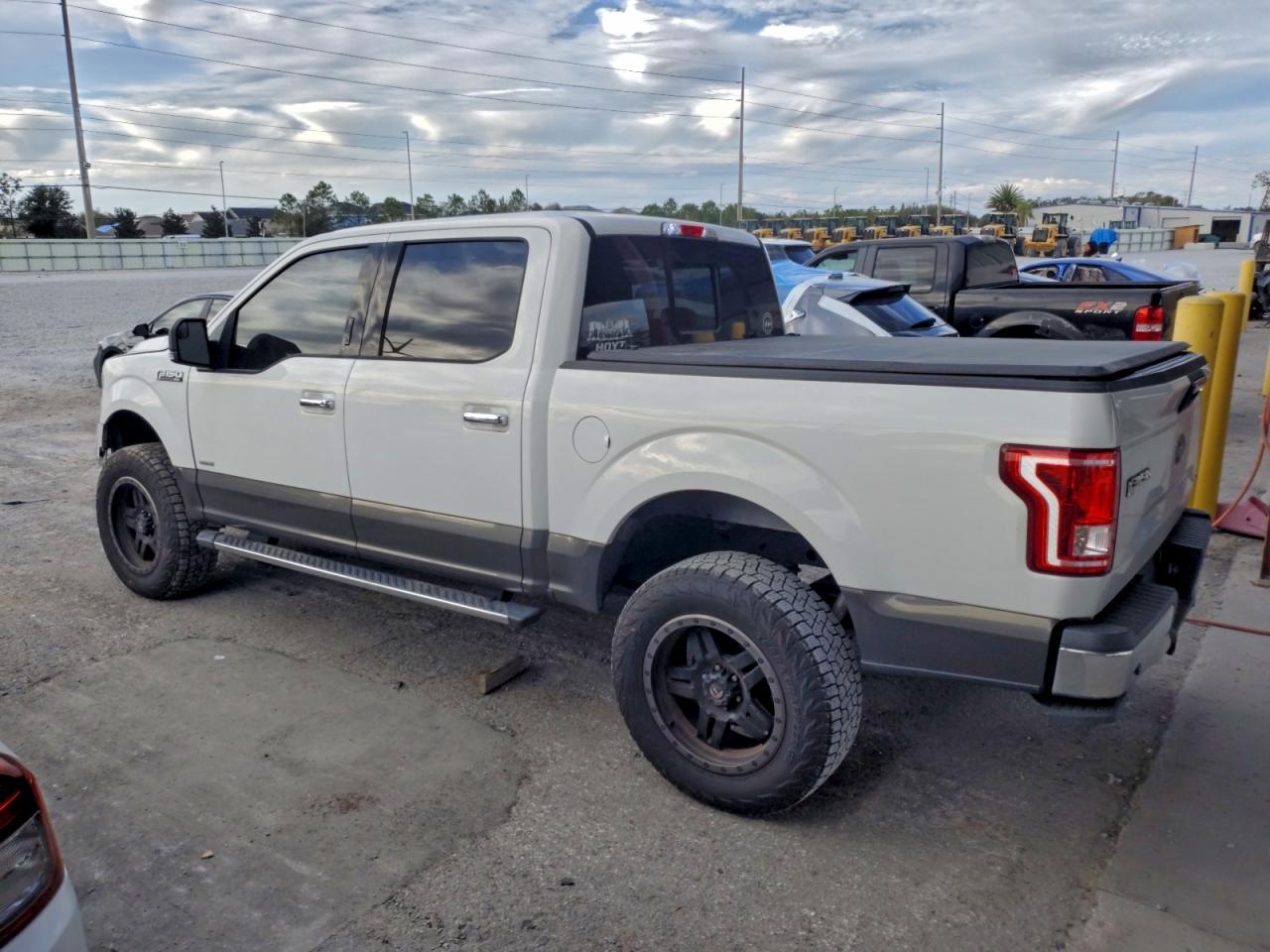 2017 FORD F150 SUPERCREW photo 3