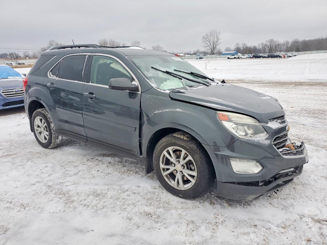 2017 CHEVROLET EQUINOX LT photo 4