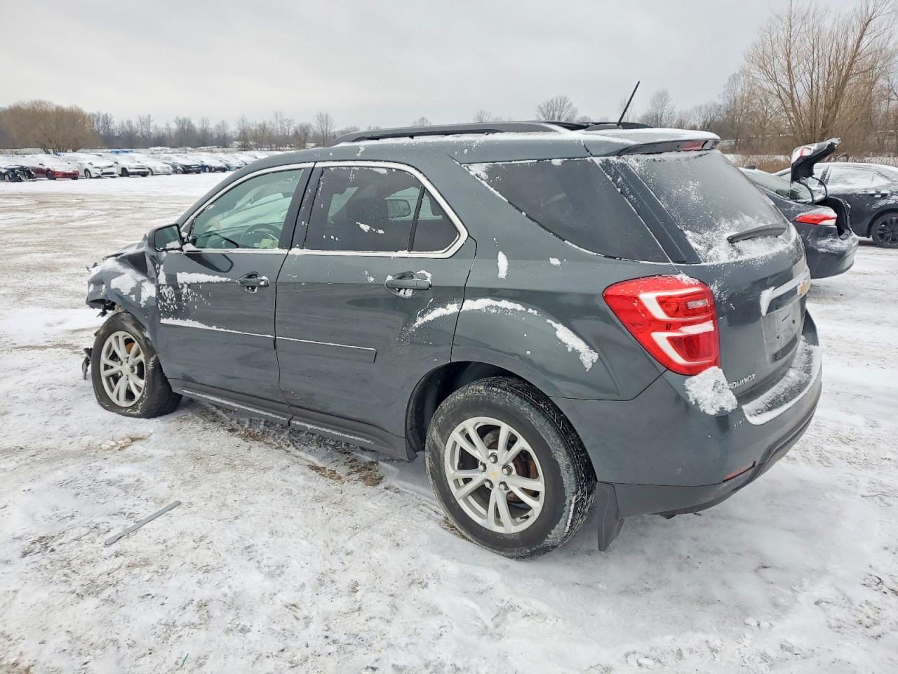 2017 CHEVROLET EQUINOX LT photo 2