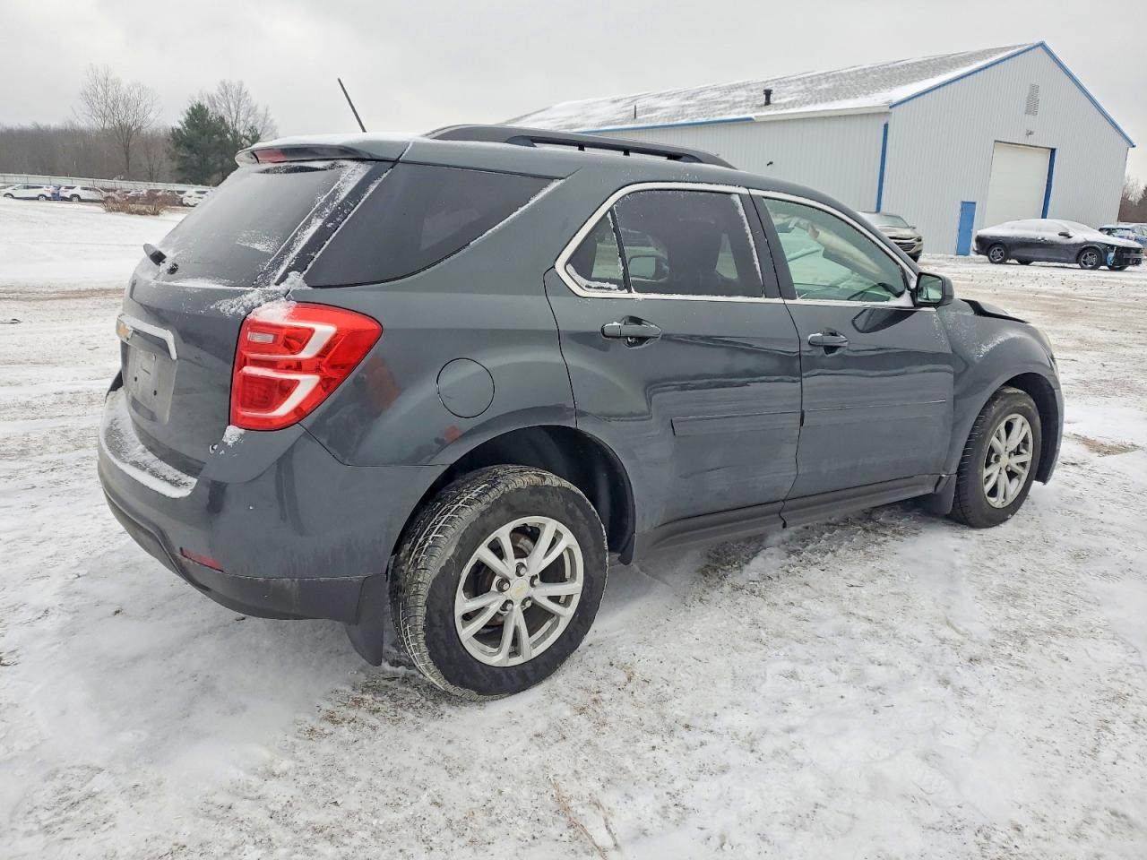 2017 CHEVROLET EQUINOX LT photo 3