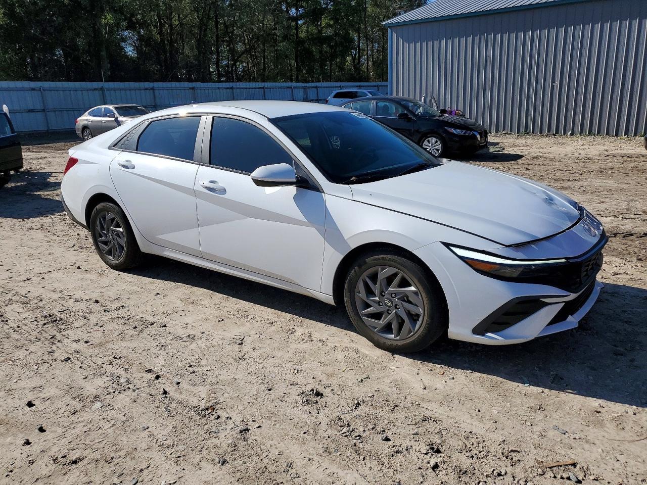 2024 HYUNDAI ELANTRA SEL photo 4