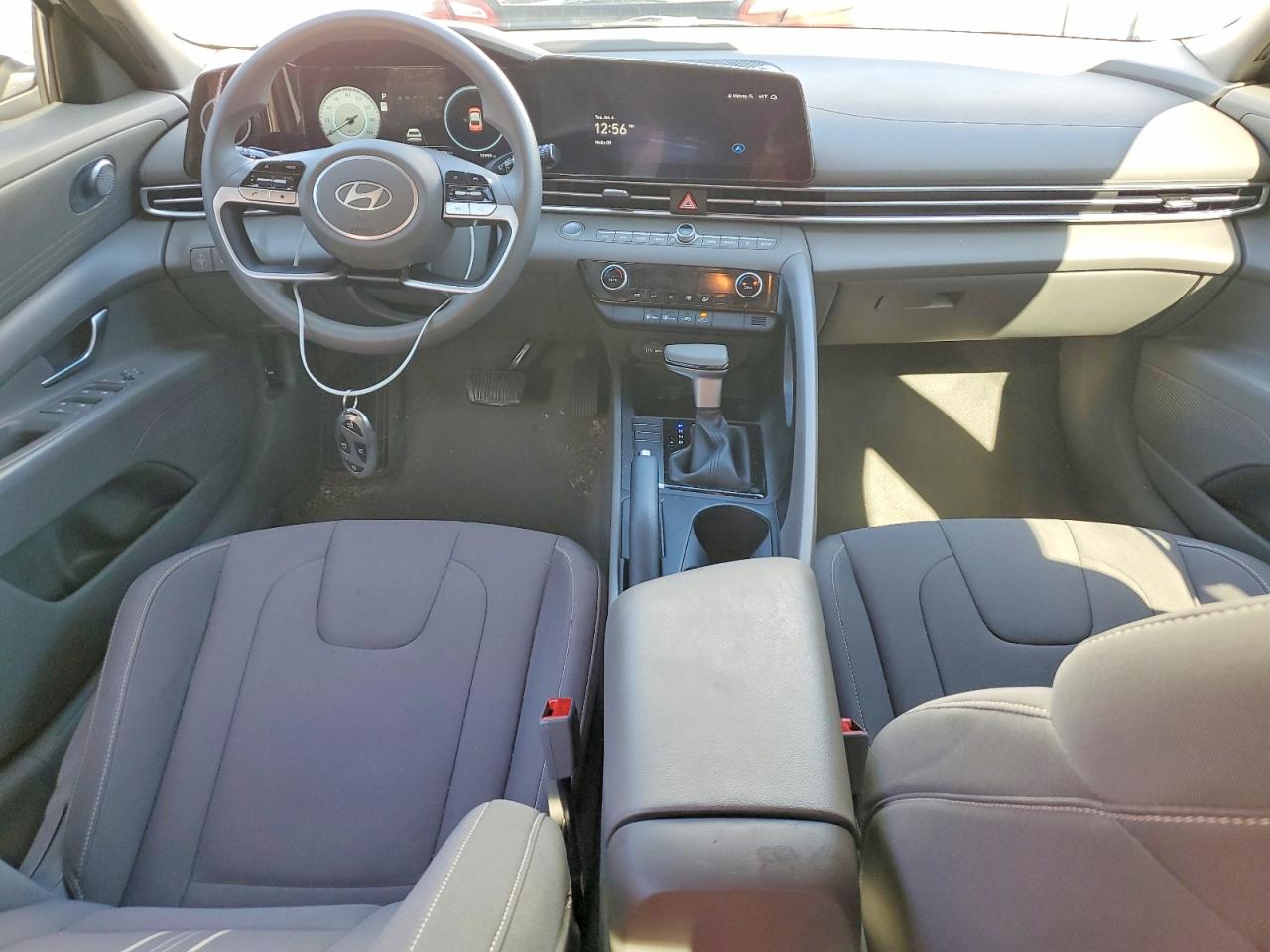 2024 HYUNDAI ELANTRA SEL photo 8