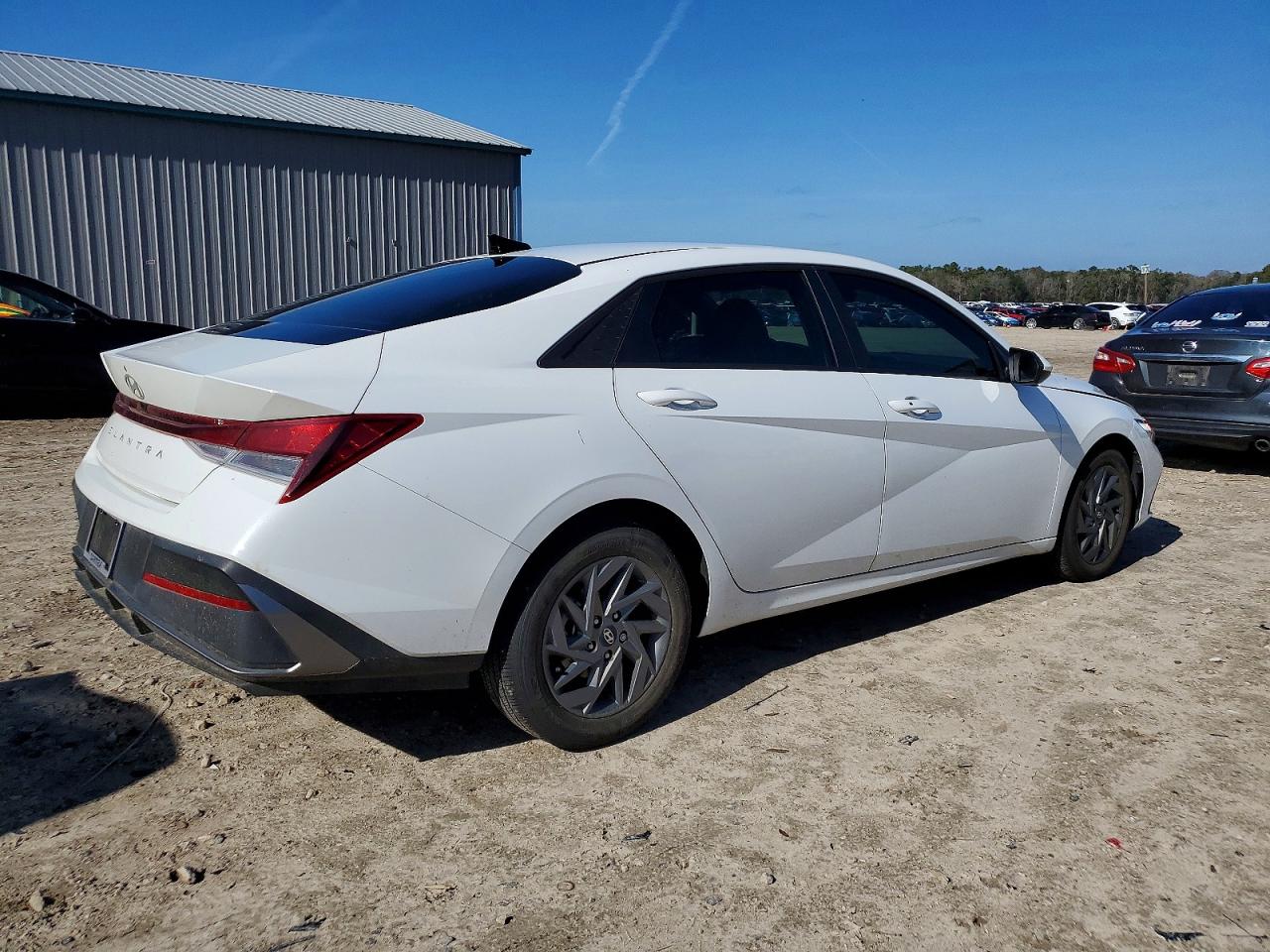 2024 HYUNDAI ELANTRA SEL photo 3