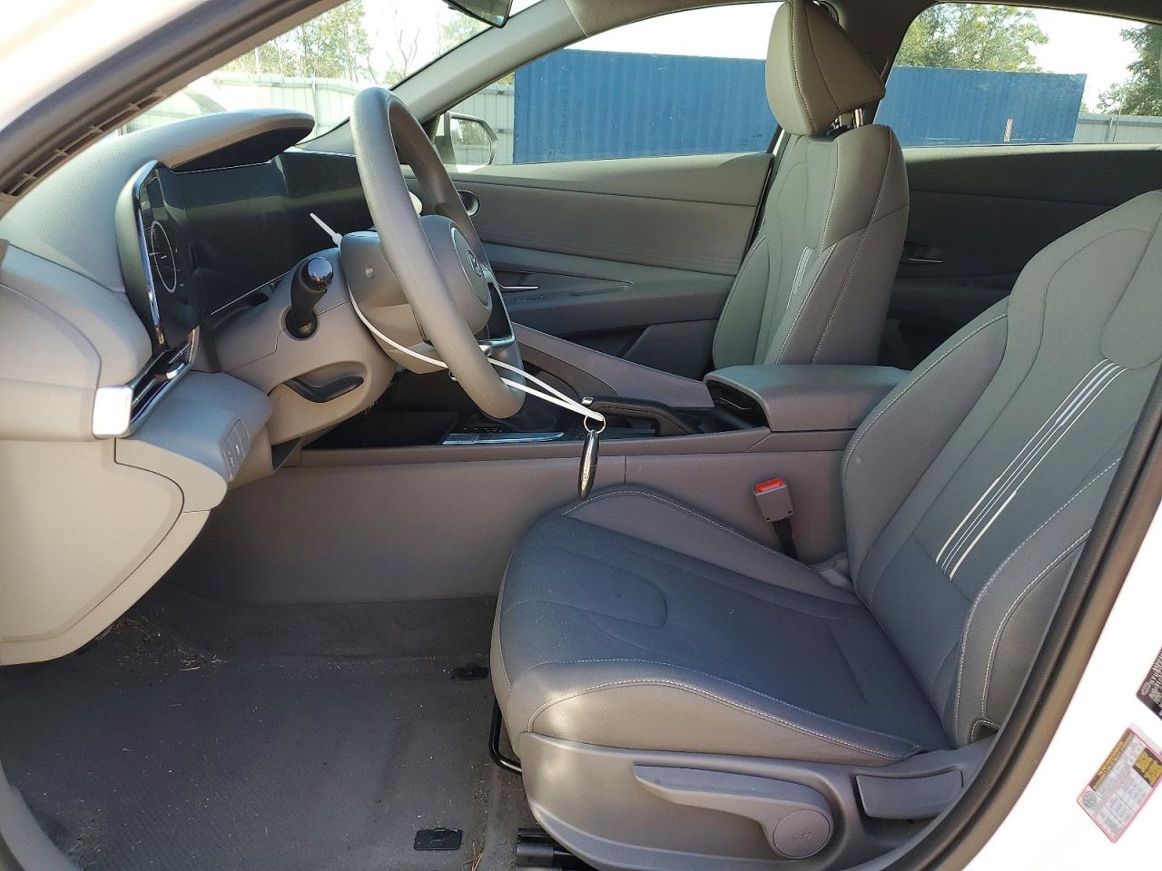 2024 HYUNDAI ELANTRA SEL photo 7