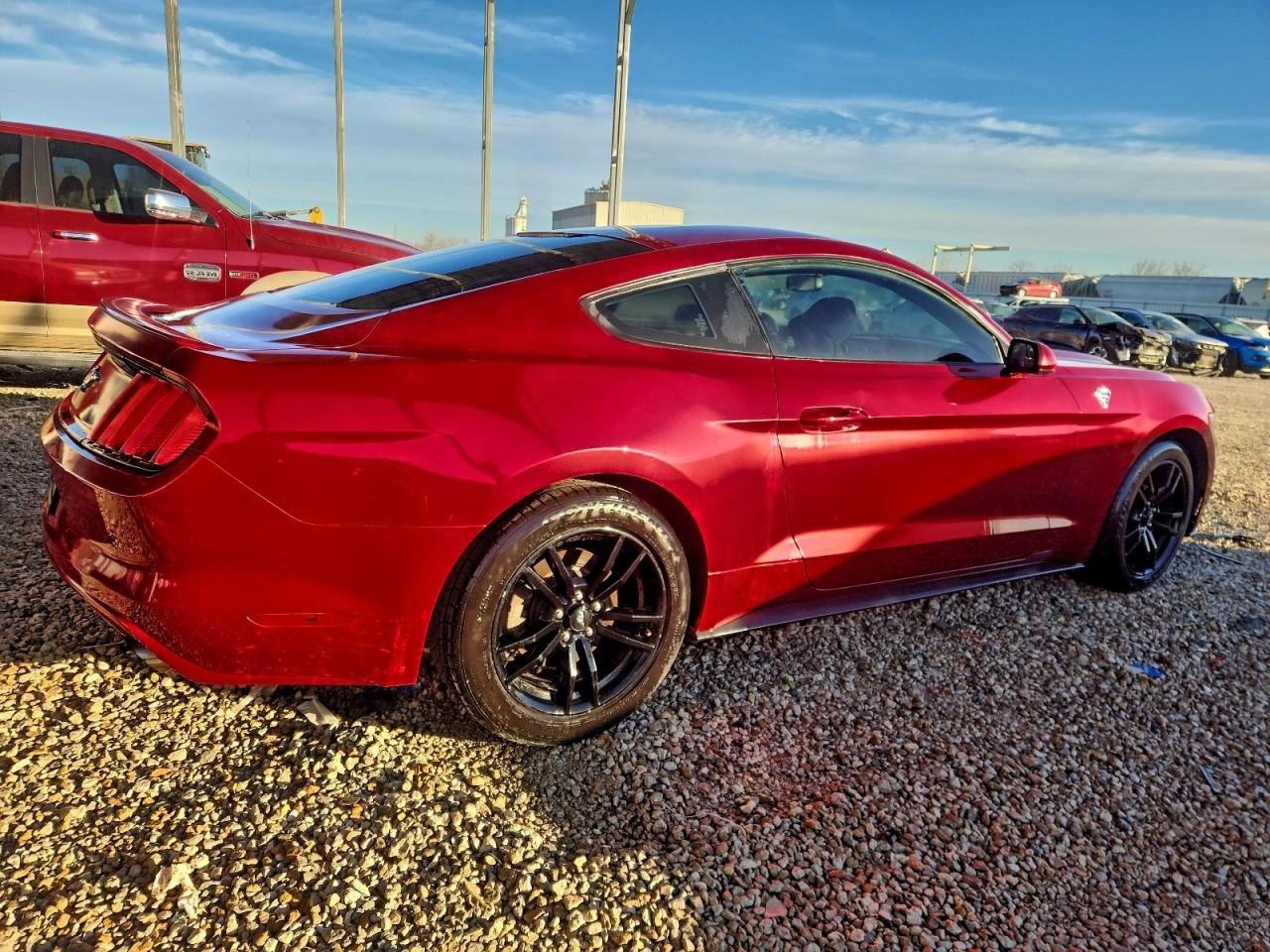 2017 FORD MUSTANG photo 5
