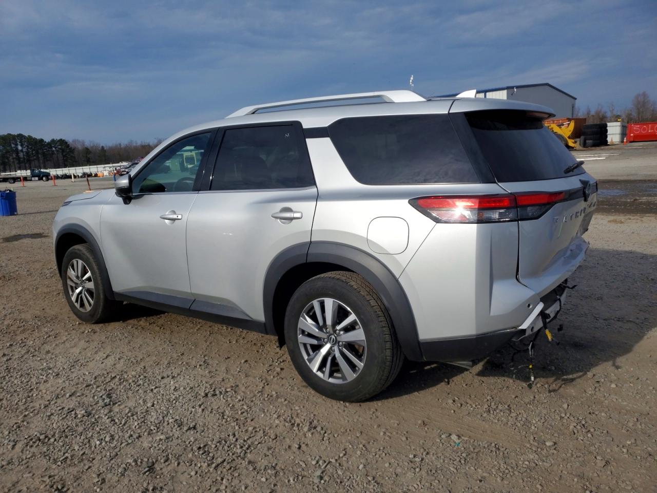2023 NISSAN PATHFINDER SL photo 2