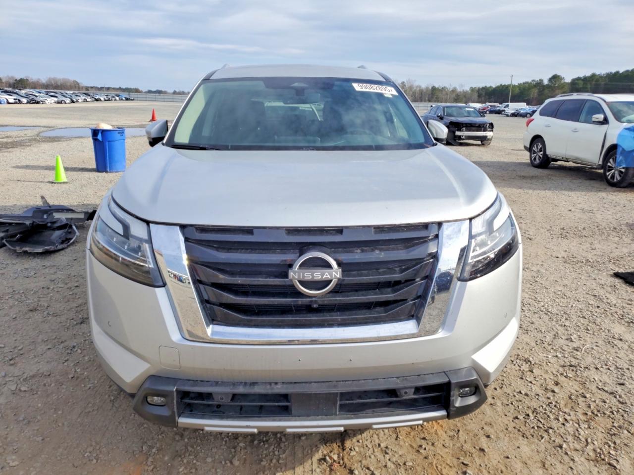 2023 NISSAN PATHFINDER SL photo 5