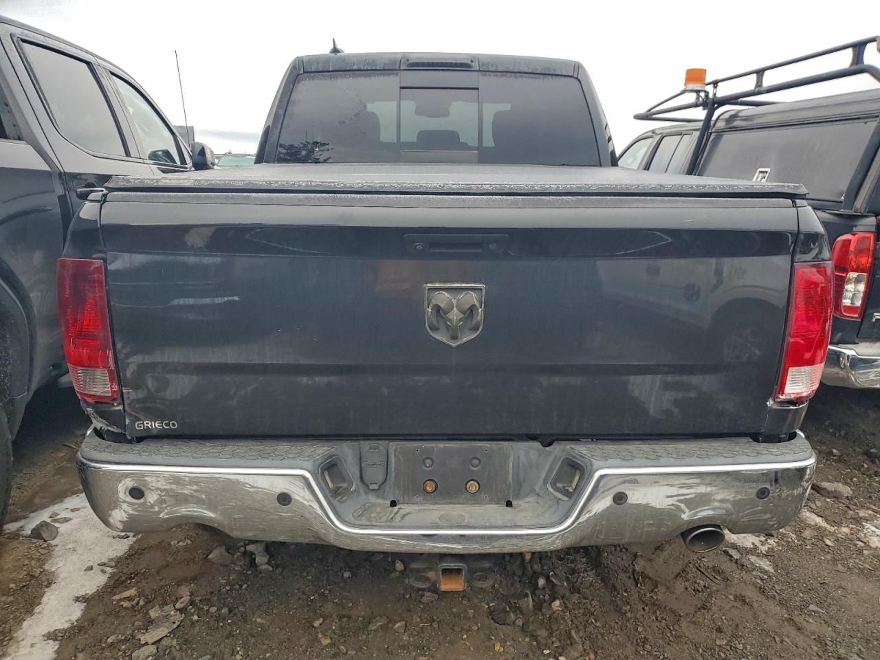 2018 RAM 1500 SLT photo 6