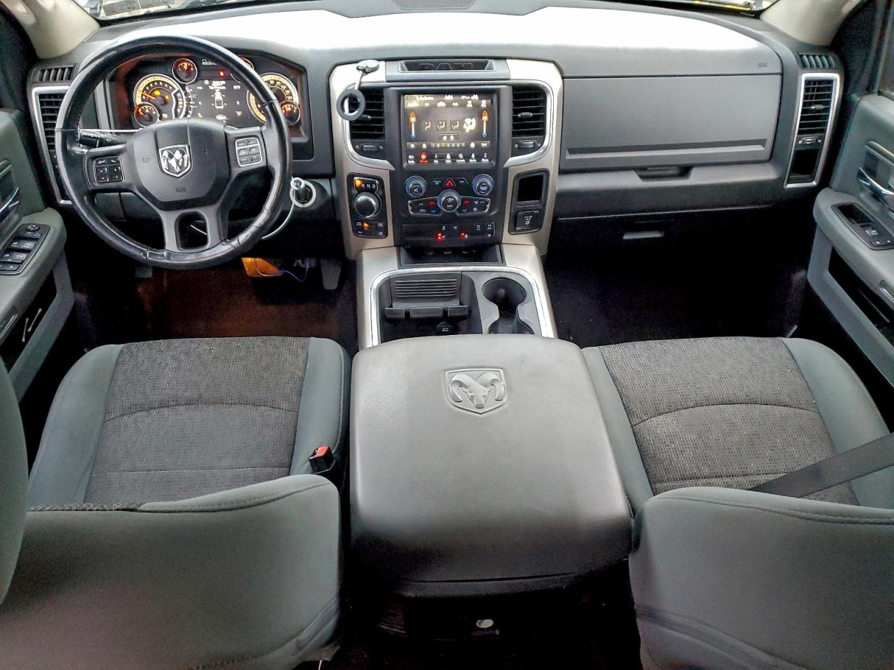 2018 RAM 1500 SLT photo 8