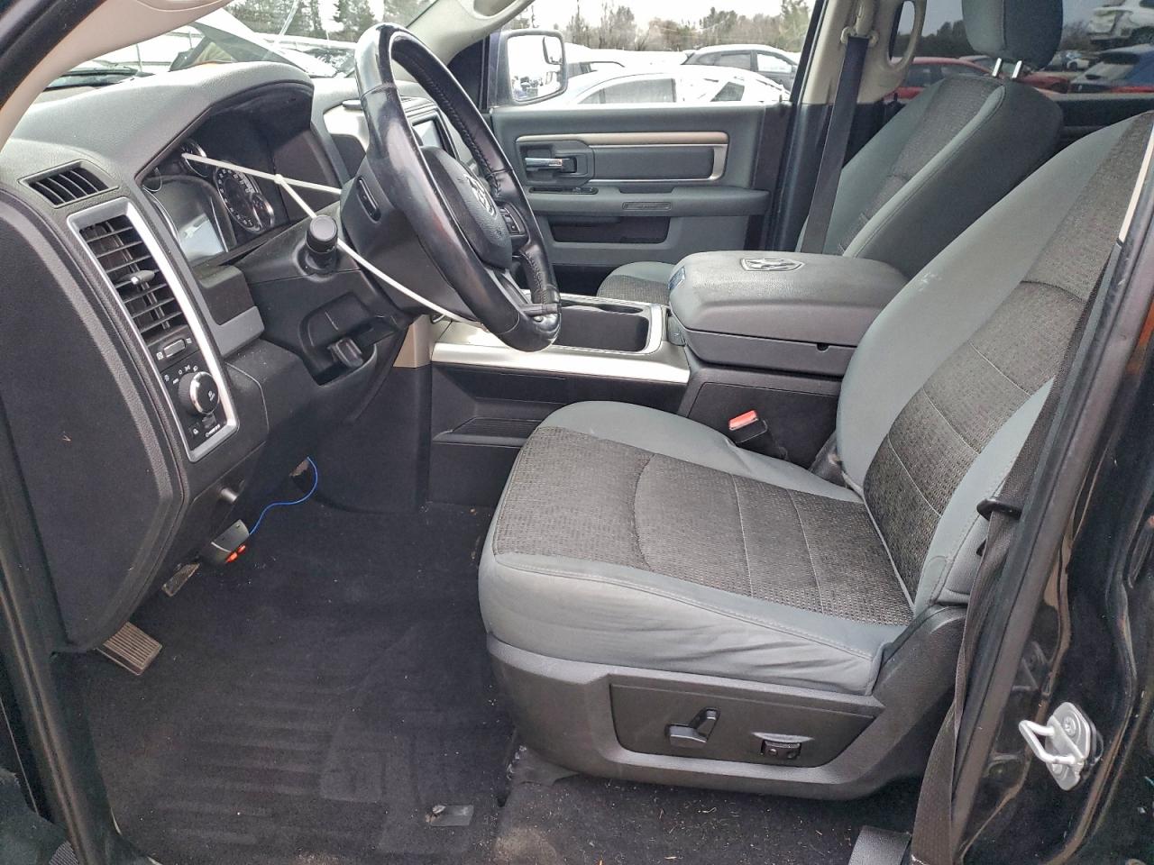 2018 RAM 1500 SLT photo 7