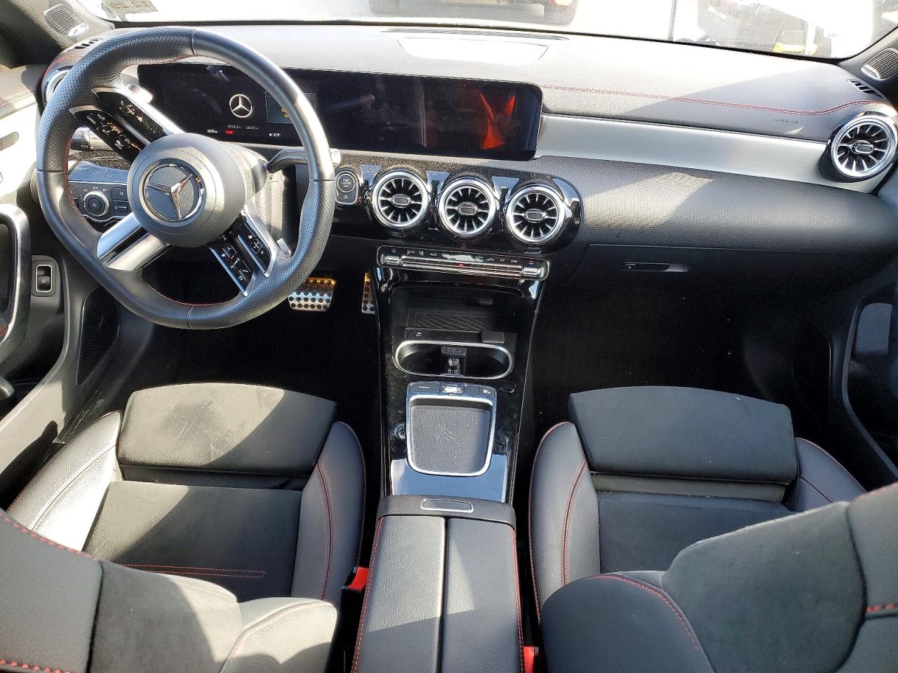2024 MERCEDES-BENZ CLA 250 4MATIC photo 8